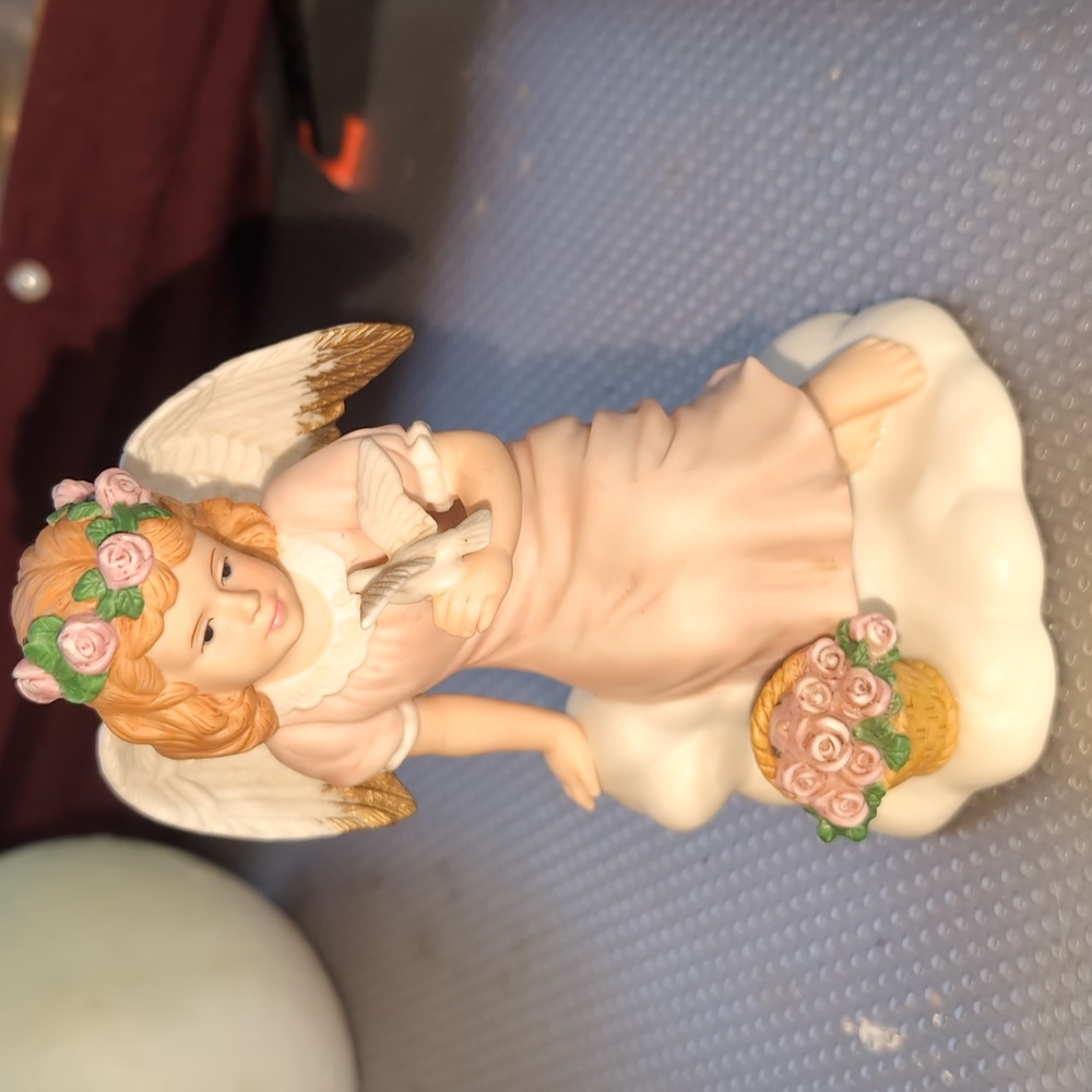 AVAILABLE - Angelic Peace #14063-99 by Home Interiors & Gifts. 8" Tall.